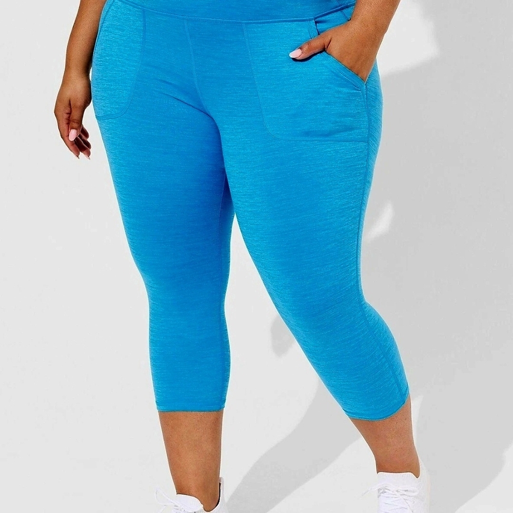 Torrid Active Capri Pants-Size 00(LG) EUC